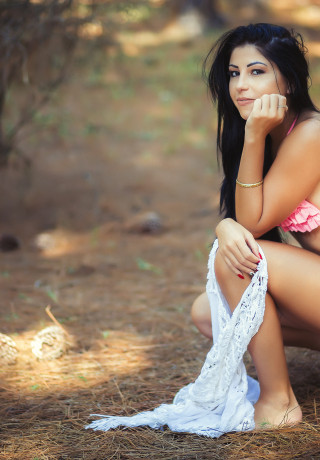 Bareback woman outdoor brunette